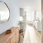 Eac3f- Modern Light Steps From The Sea Appartement *