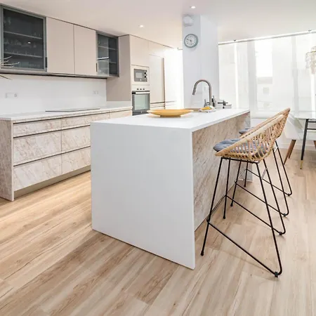 Eac3f- Modern & Light Steps From The Sea Apartment *