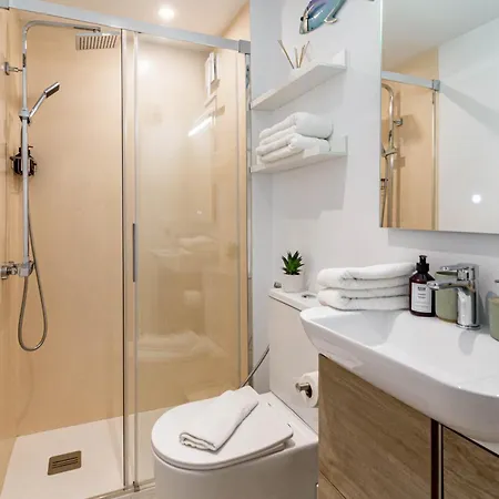 Eac3f- Modern & Light Steps From The Sea