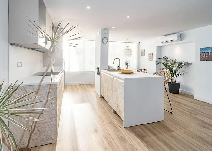 Apartment Eac3f- Modern Light Steps From The Sea